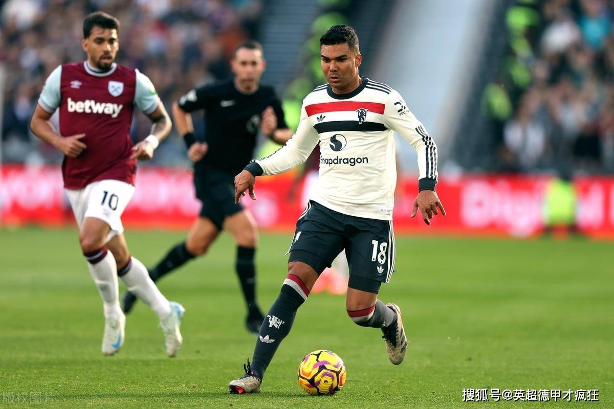 关于曼联迎英超关键赛;赛前扳平良机;气氛紧张;年轻球员得到机会的信息 关于曼联迎英超关键赛;赛前扳平良机;气氛紧张;年轻球员得到机会的信息