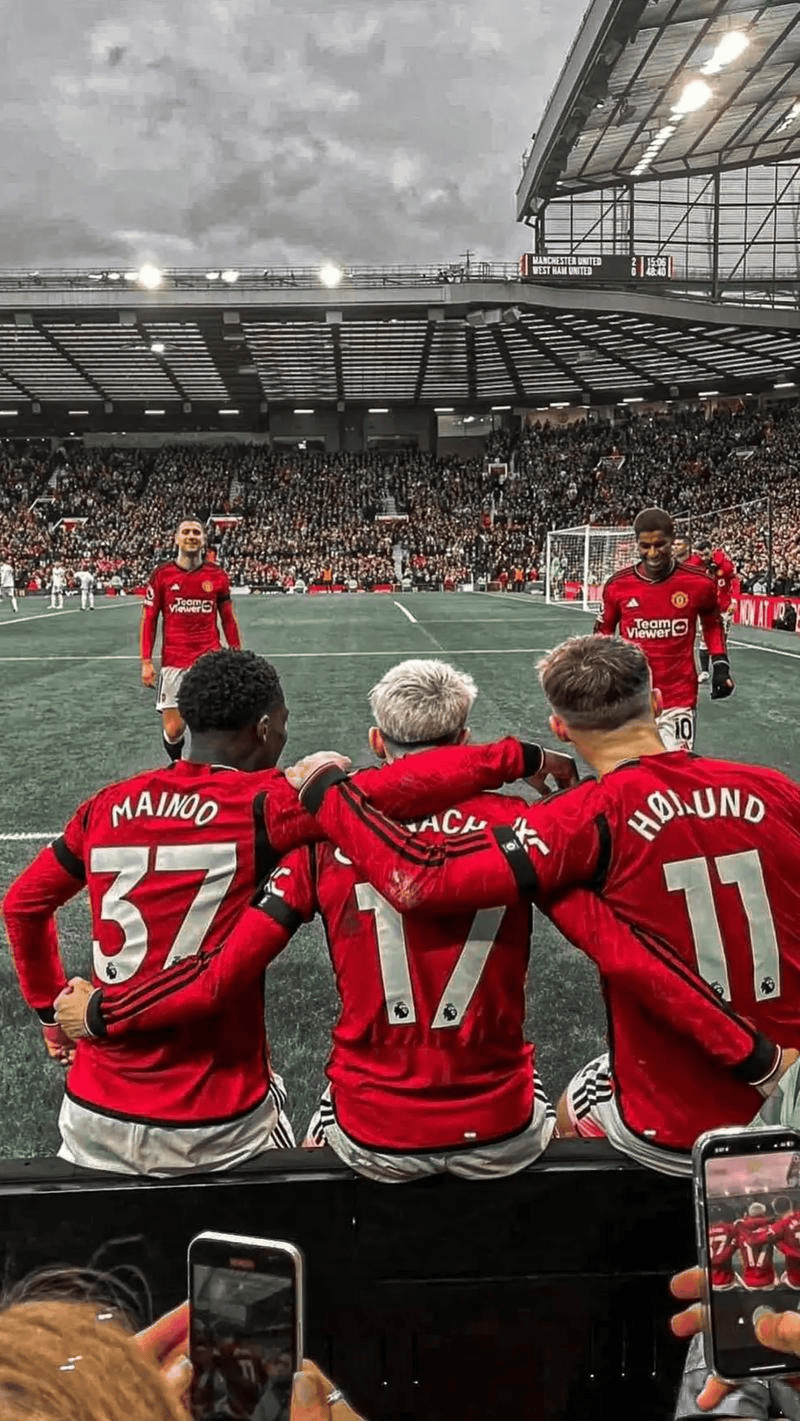 关于曼联迎英超关键赛;赛前扳平良机;气氛紧张;年轻球员得到机会的信息 关于曼联迎英超关键赛;赛前扳平良机;气氛紧张;年轻球员得到机会的信息