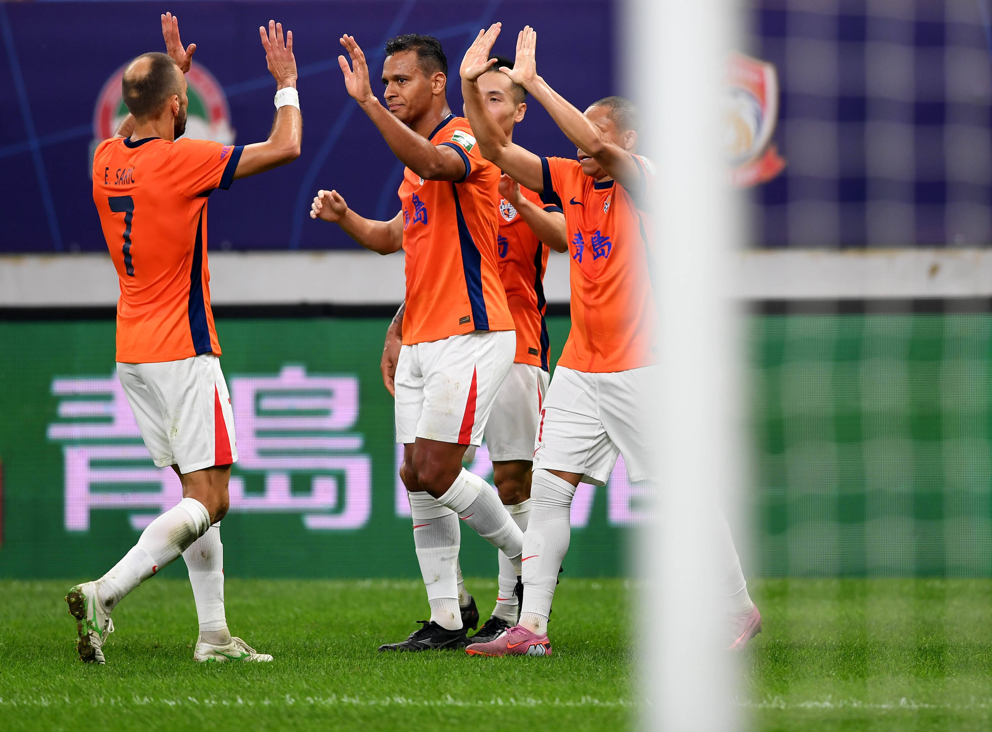 LOL直播平台包含亚特兰大清晨主帅复盘山东男篮伤情更新备战中超之后，国际比赛日山东泰山备战社区盾的词条